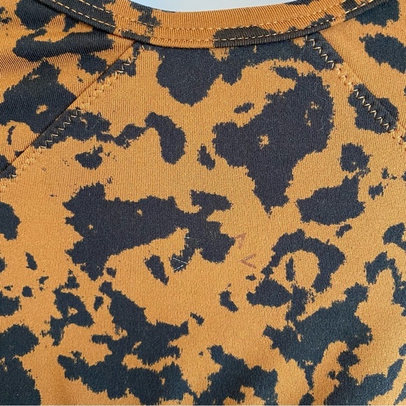 Varley Let's Move Kellam Bra
- Bronze Cheetah. SIZE. SMALL - Picture 14 of 16